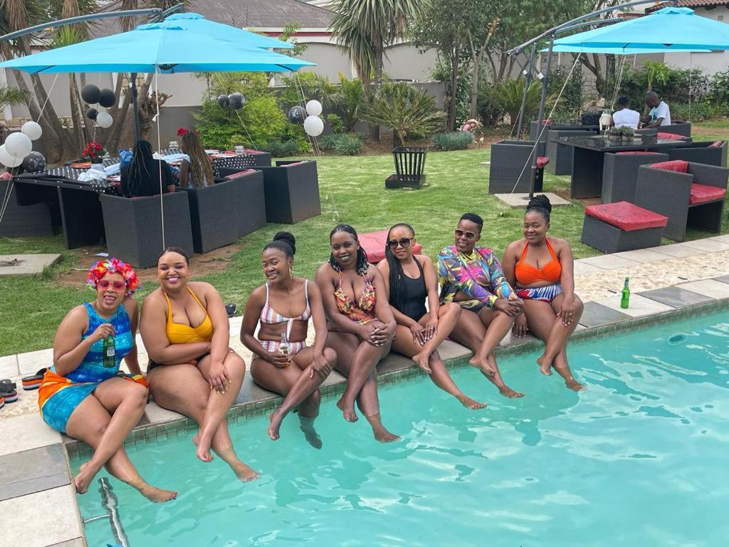 Africa Paradise - Or Tambo Airport Boutique Hotel Benoni Εξωτερικό φωτογραφία